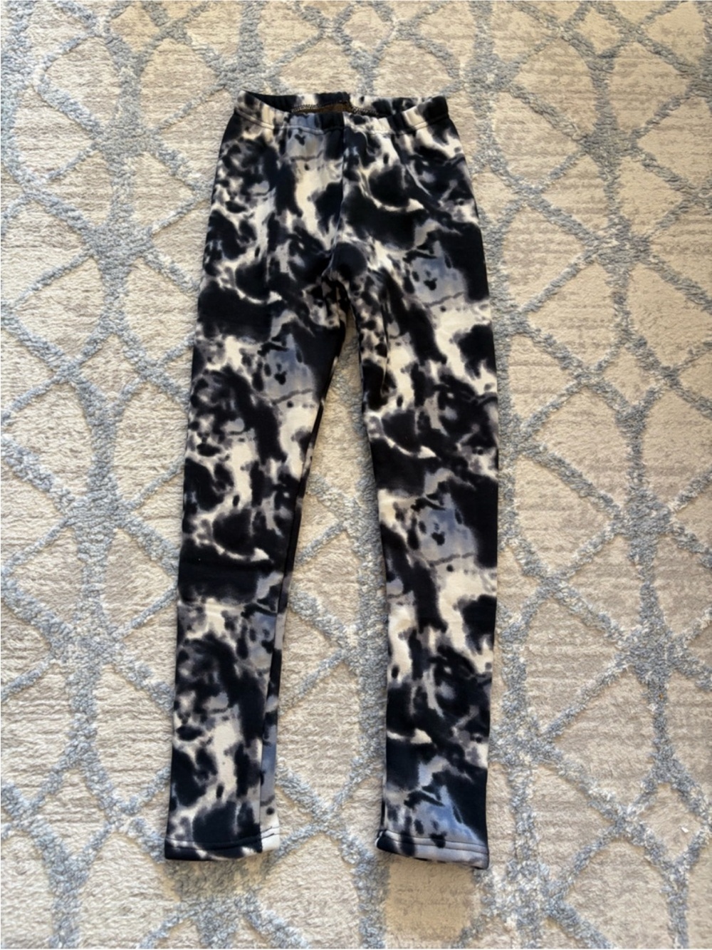 3 for $14 just cozy Black & White Tie-Dye Leggings size xs/s